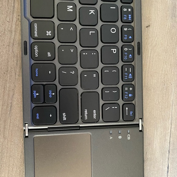 Portable foldable keyboard - Picture 4 of 5